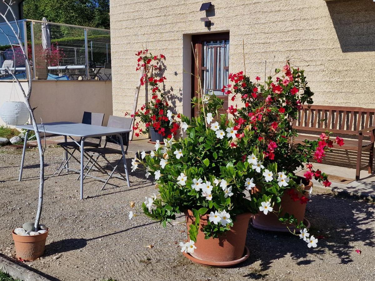 Studio Bellevue Appart Independant Renove 2024 Piscine Parking Proche Centre Annecy Poisy Eksteriør billede