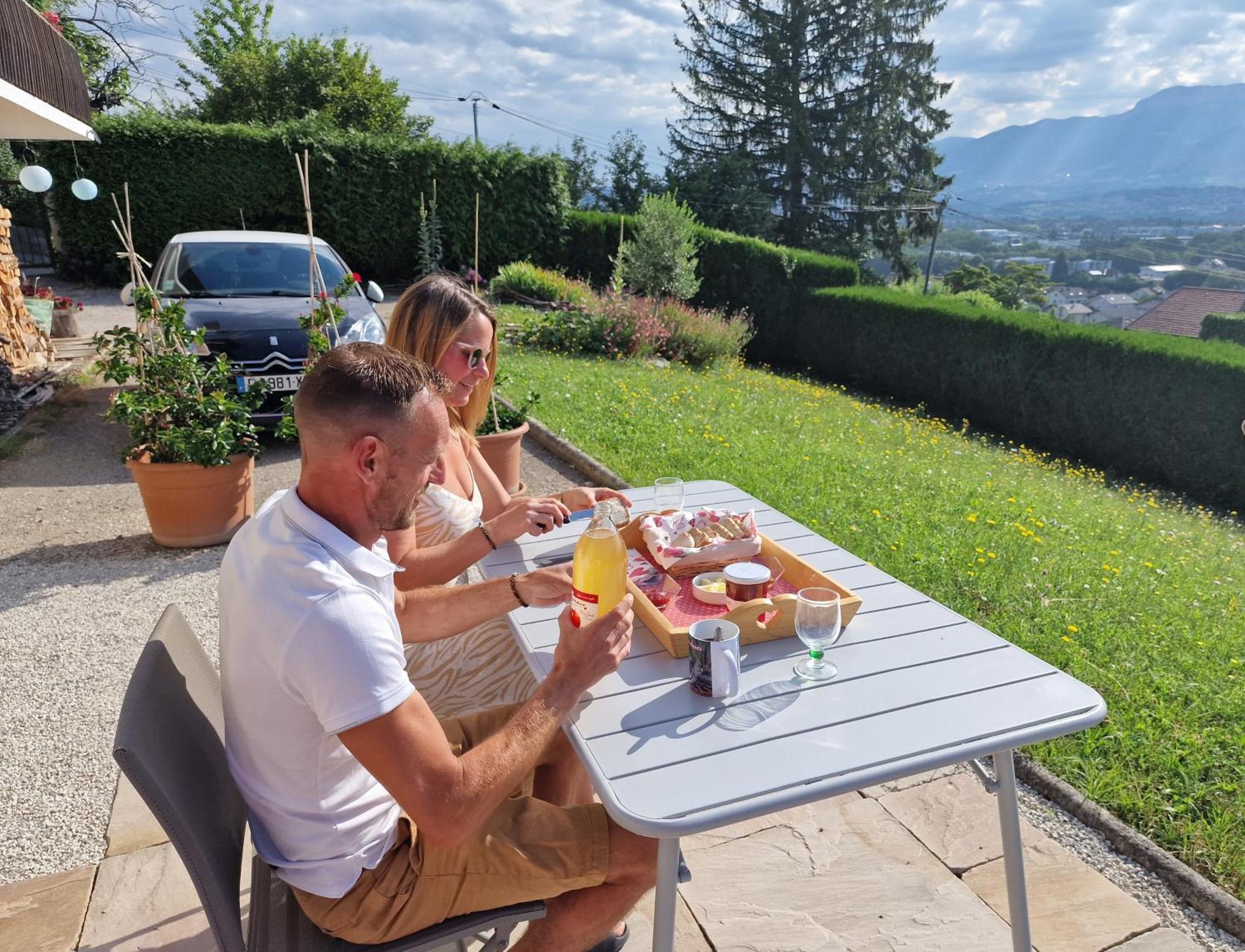 Studio Bellevue Appart Independant Renove 2024 Piscine Parking Proche Centre Annecy Poisy Eksteriør billede
